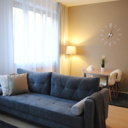 Apartment Centrum + Parking Olomouc Buitenkant foto