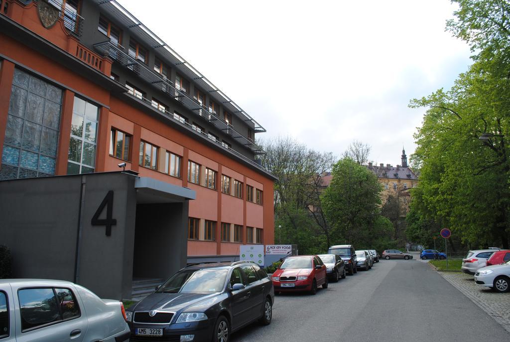 Apartment Centrum + Parking Olomouc Buitenkant foto