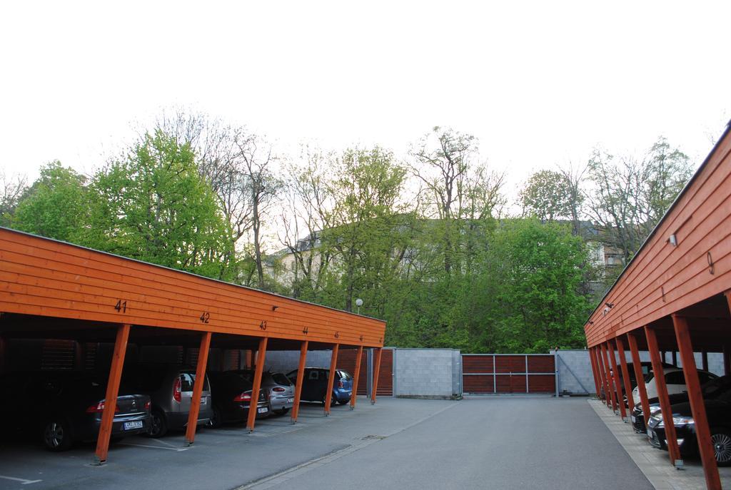 Apartment Centrum + Parking Olomouc Buitenkant foto